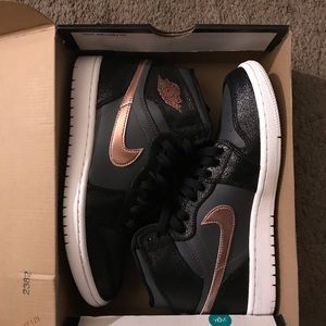 AIR JORDAN 1 RETRO HIGH